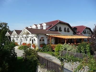 Sziget Hotel&Restaurant 陶尔金 外观 照片